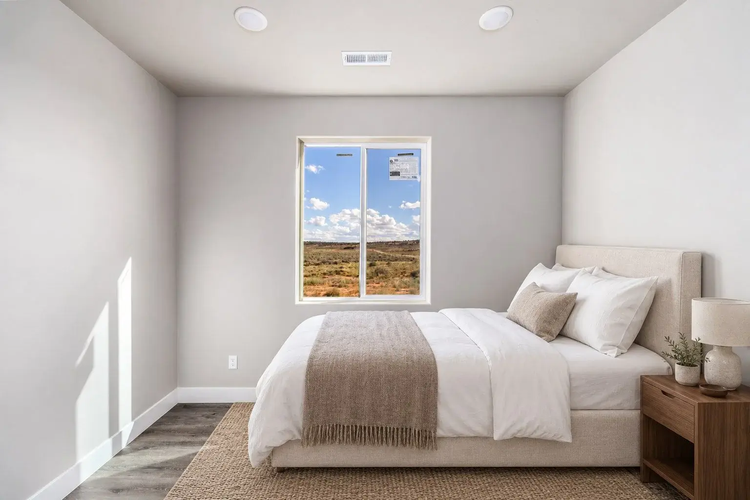 Virtually staged room, comparison 04: Bedroom retreat