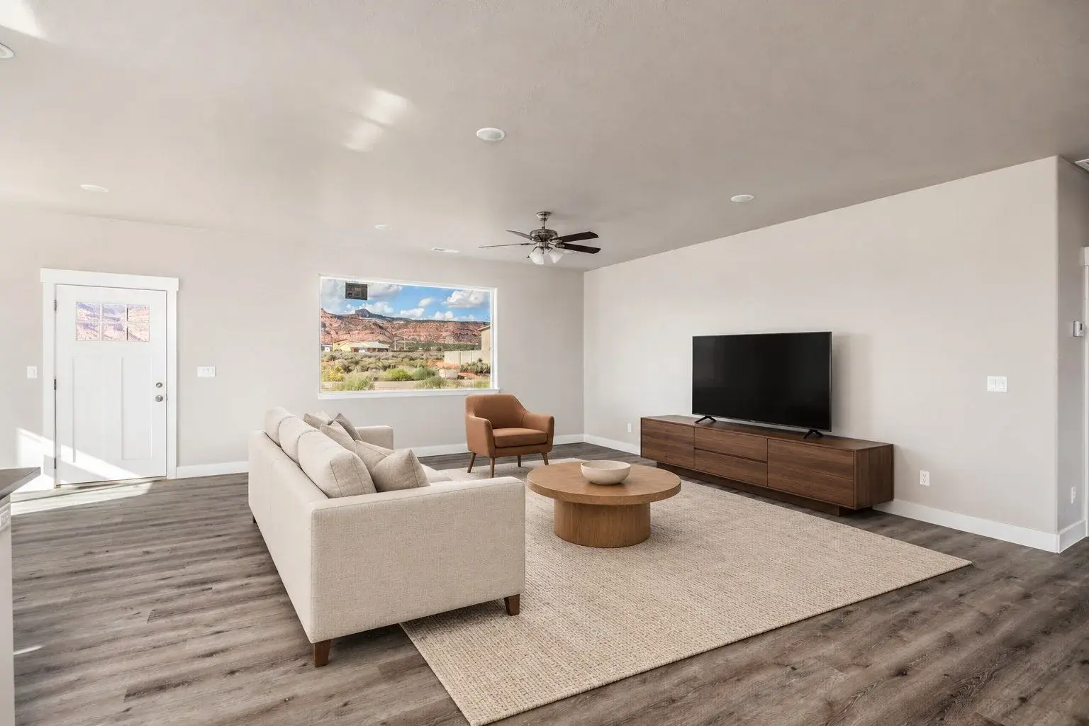 Virtually staged room, comparison 08: Living room