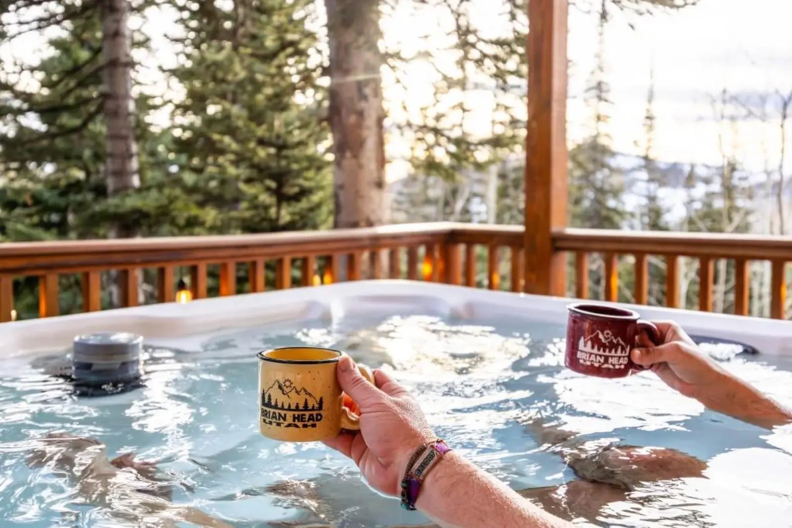 Brian Head — Hot tub and warm drinks on the wooded deck